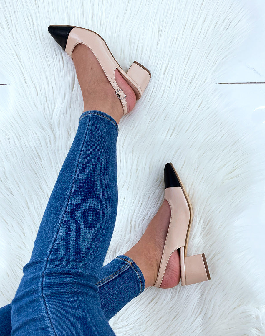 Escarpins beige bicolores à brides