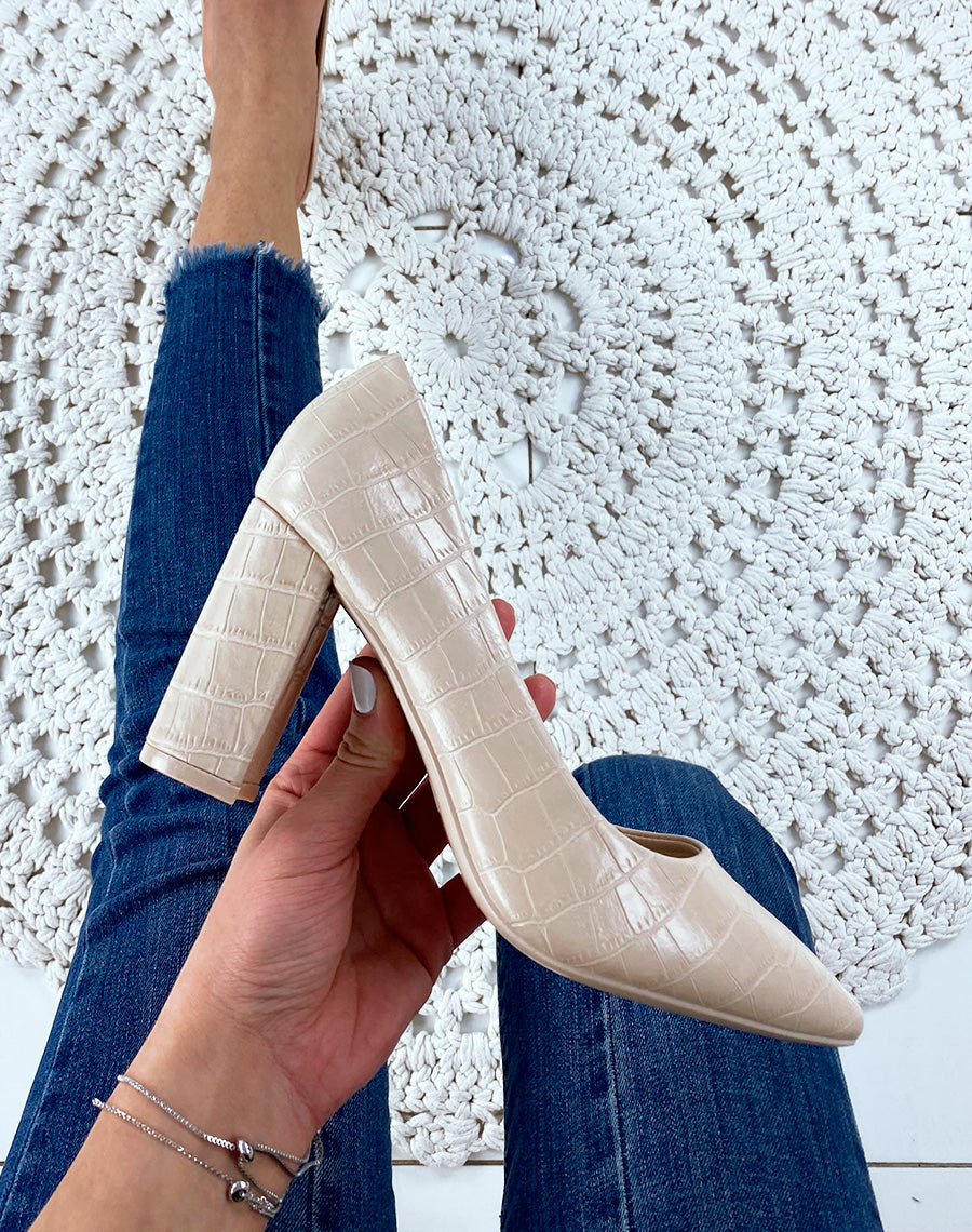 Escarpins beiges à bout pointu effet croco