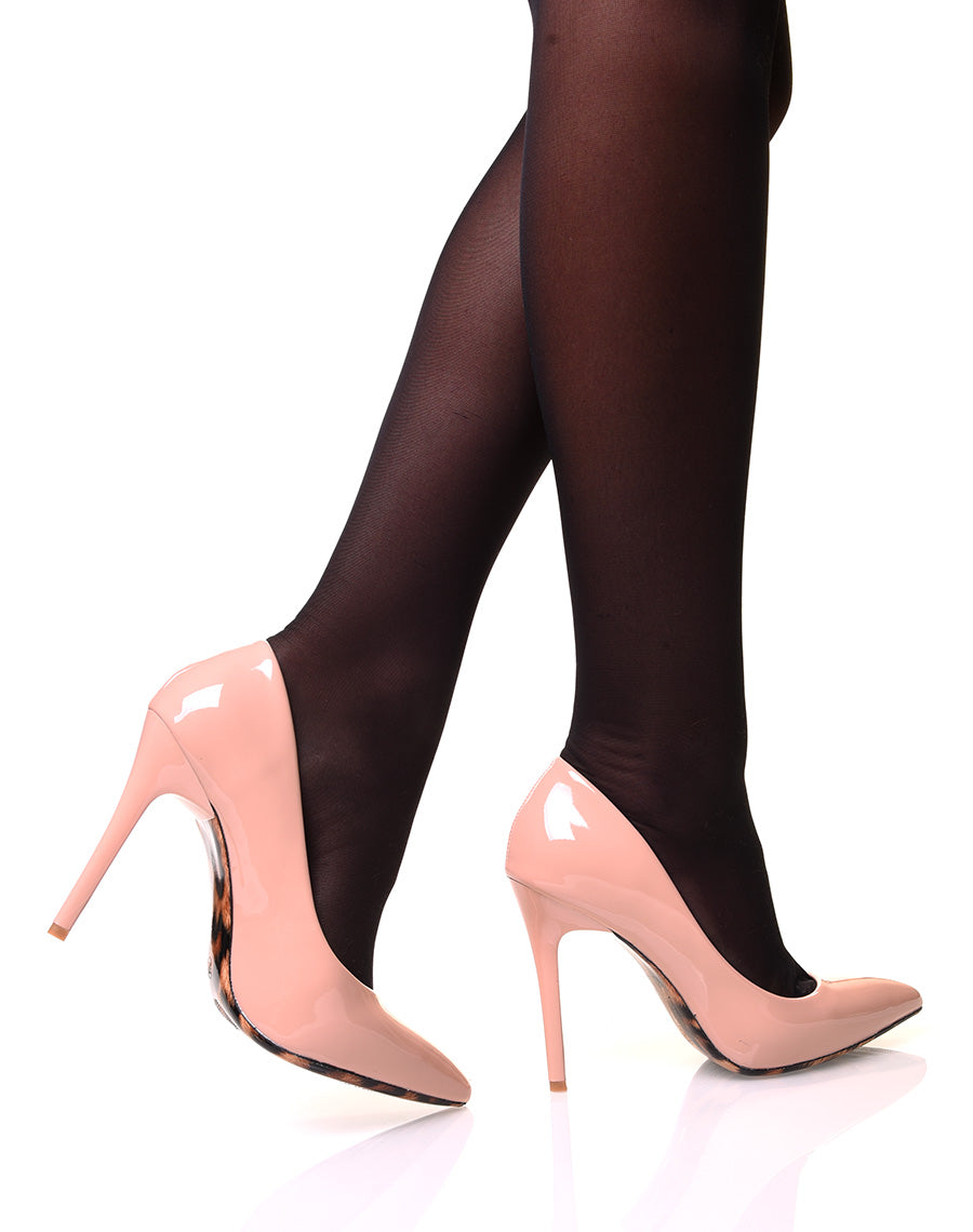 Escarpins beiges rosés vernis à talon aiguille