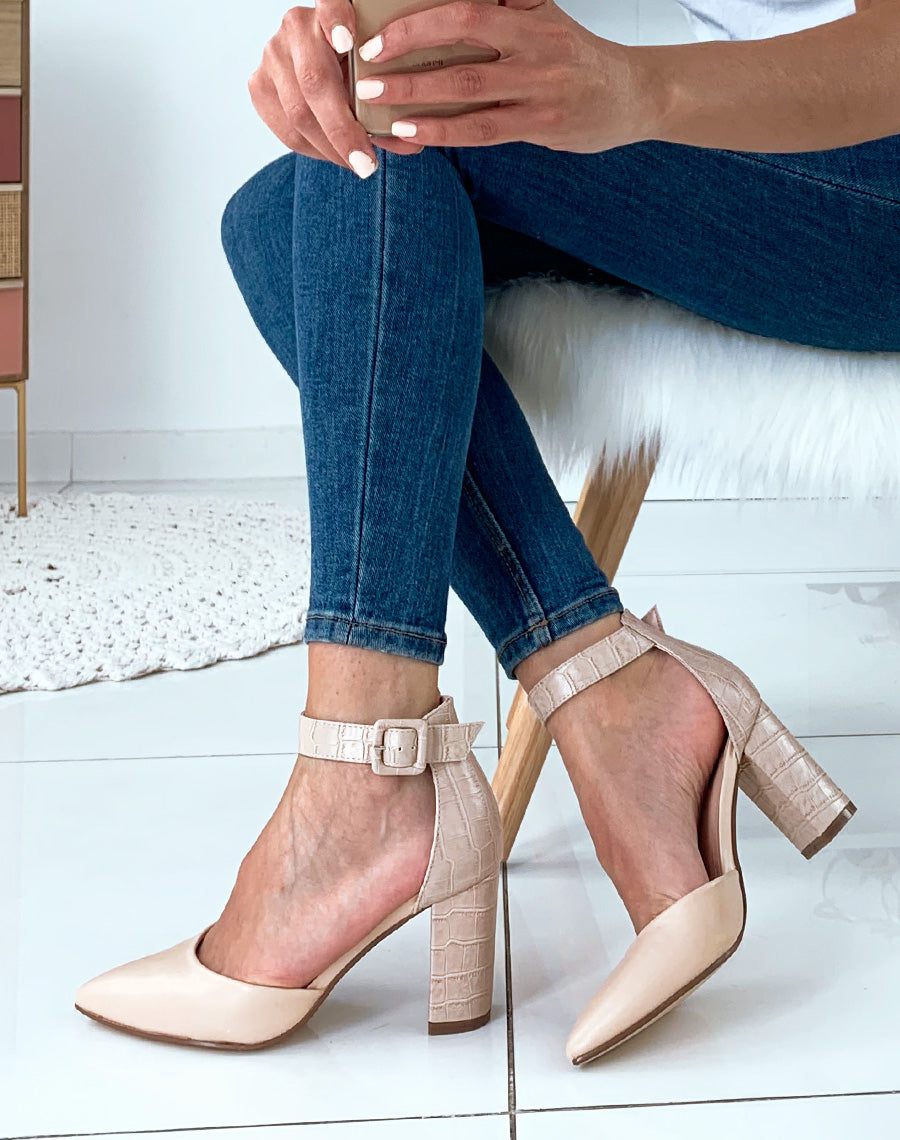 Escarpins beiges à talon en effet croco
