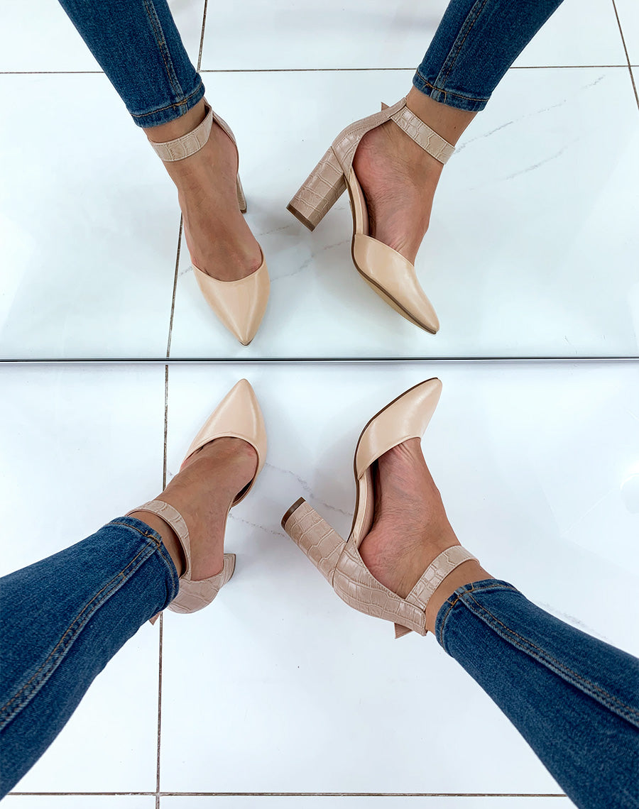 Escarpins beiges à talon en effet croco