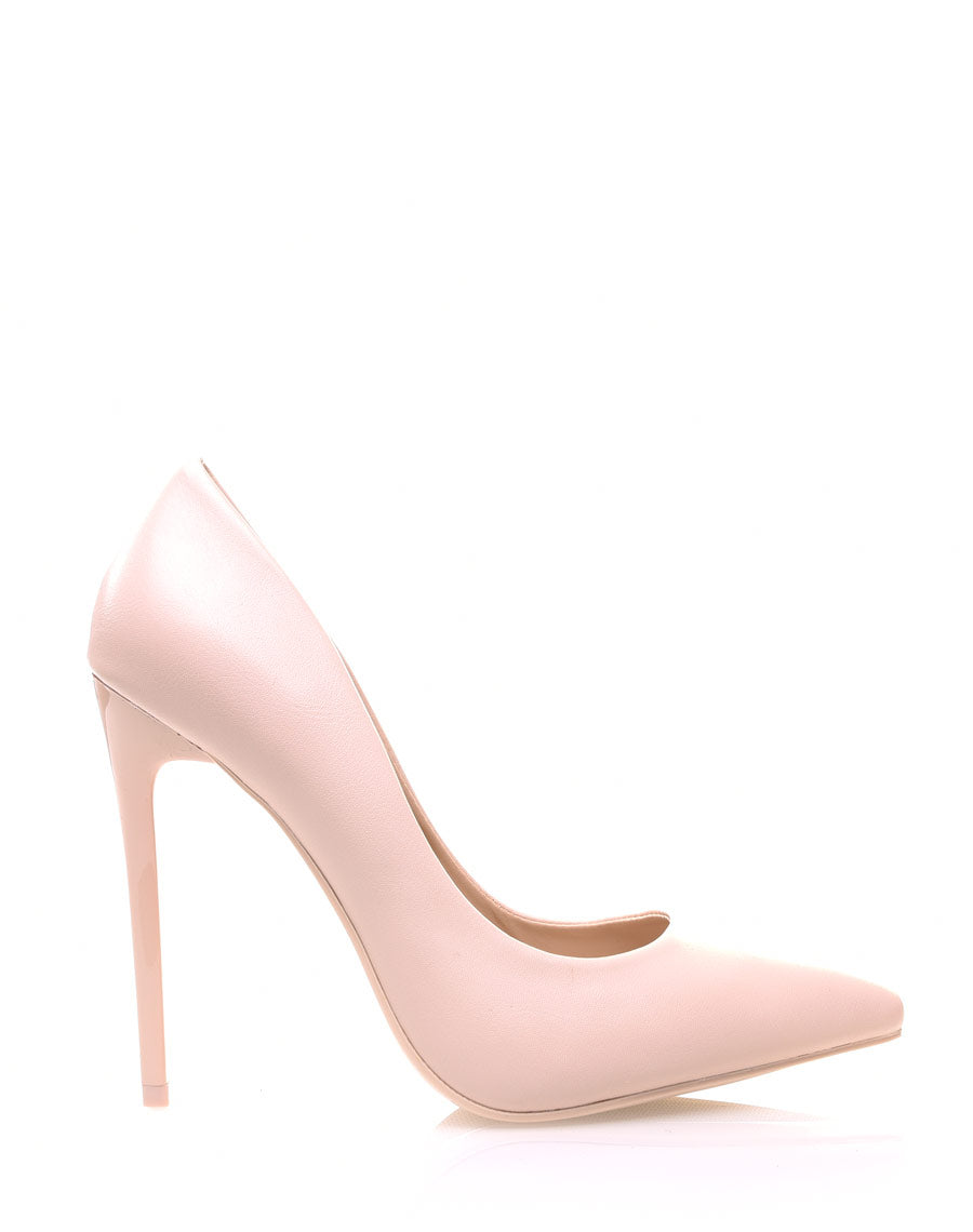 Escarpins beiges à talons aiguilles