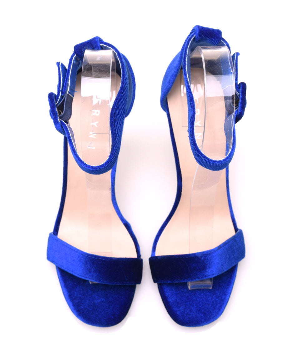 Escarpins bleus en velours