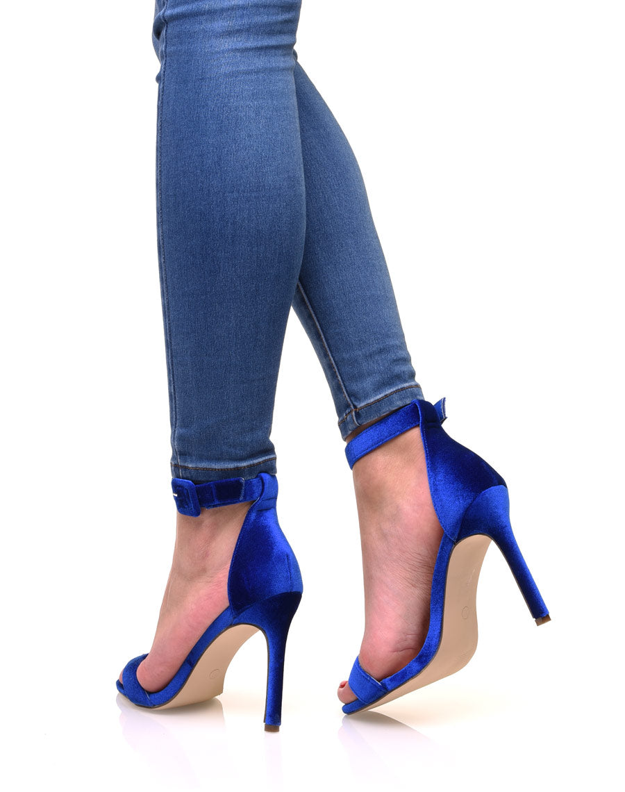 Escarpins bleus en velours