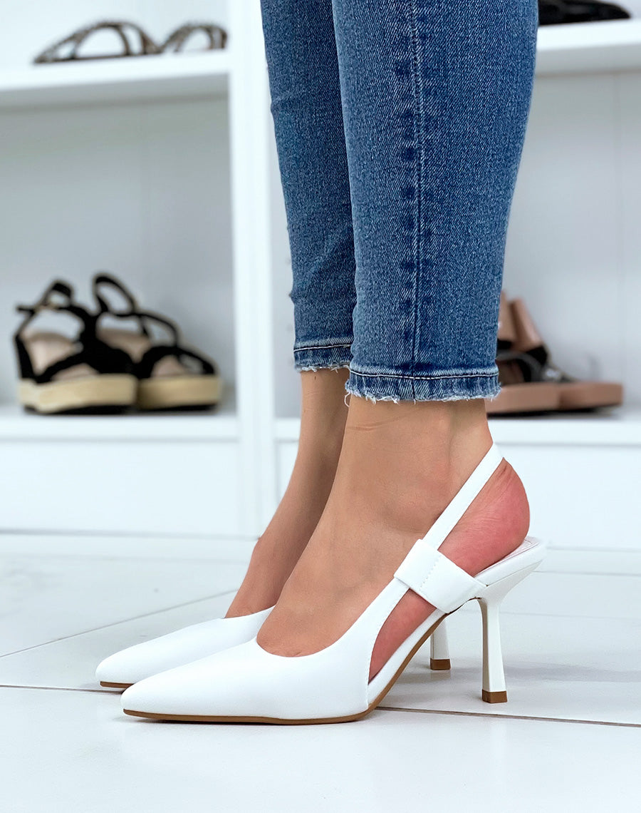 Escarpins en tissu blancs ouverts à talon aiguille