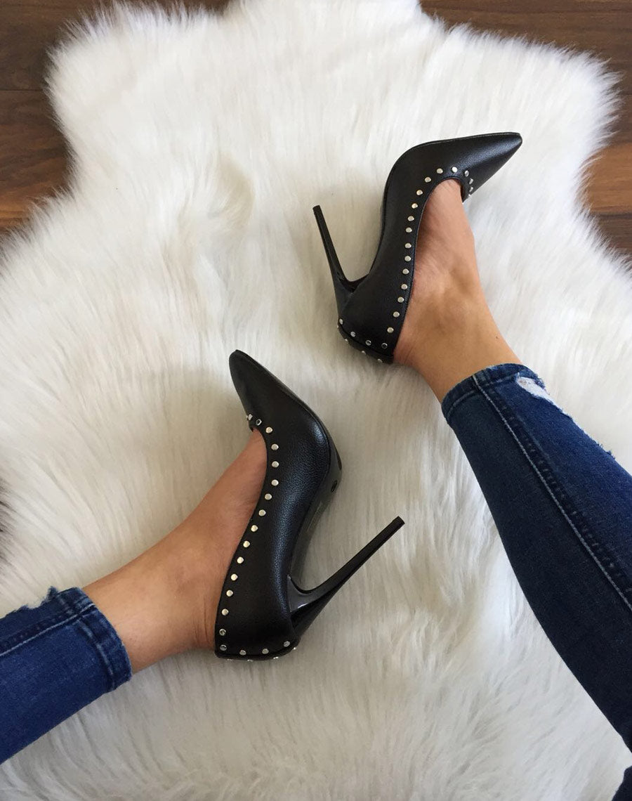 Escarpins noirs cloutés