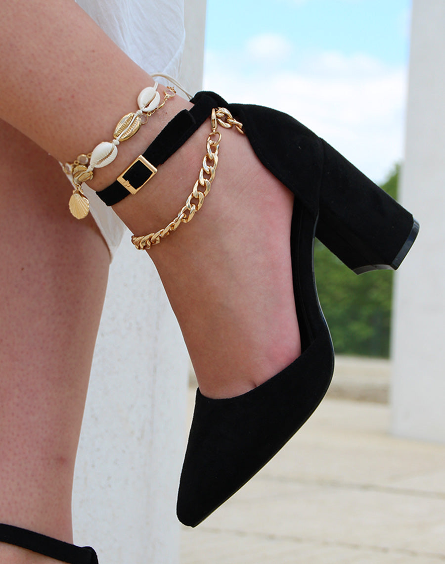 Escarpins noirs en suédine à petite chaîne