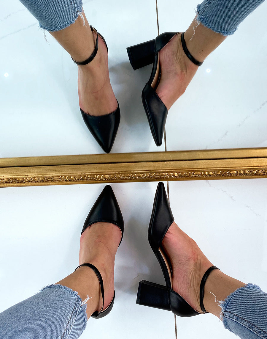 Escarpins noirs ouverts à petit talon