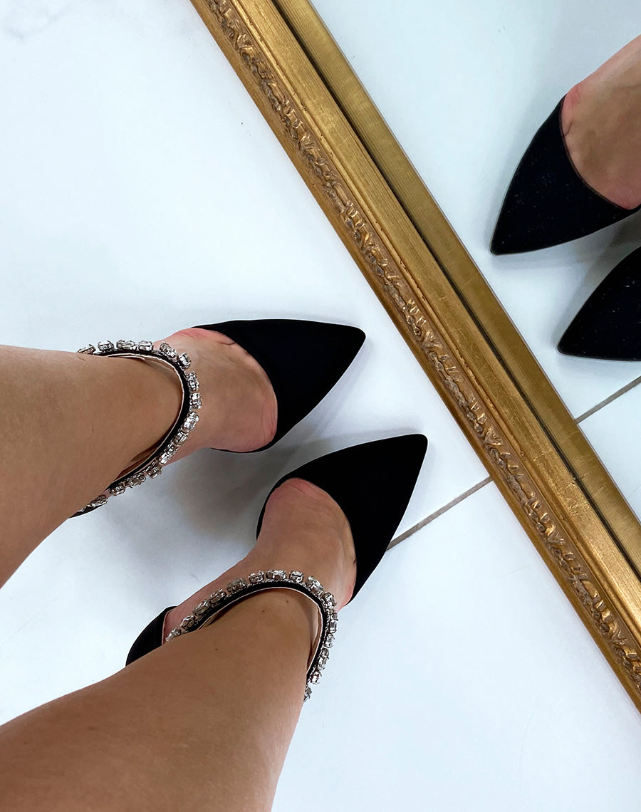 Escarpins noirs talon aiguille ornés de strass argentés 