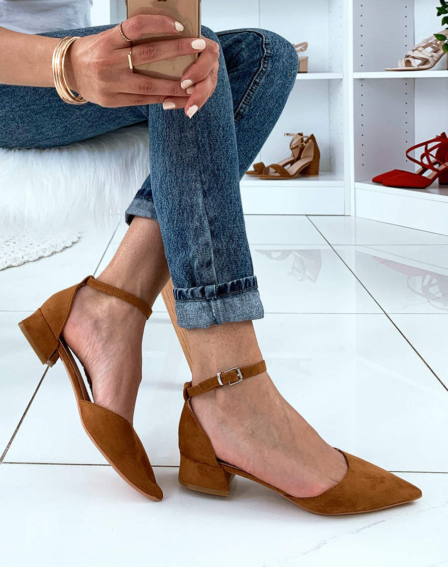 Escarpins à petit talon camel en suédine