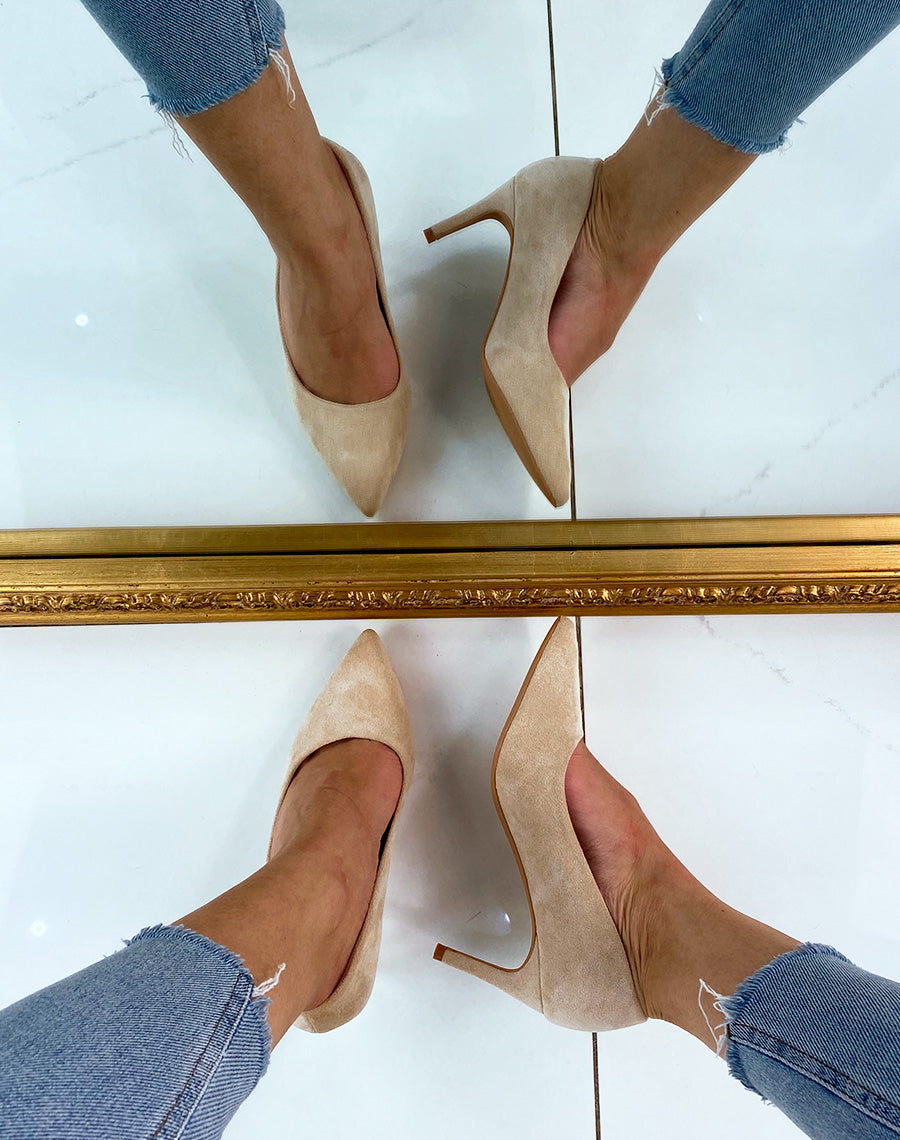 Escarpins pointus en suédine beige