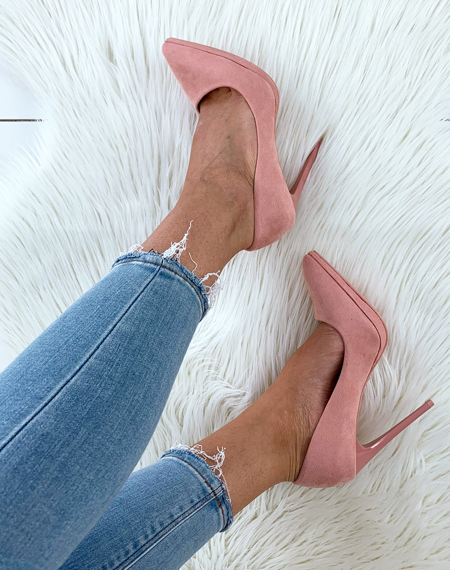 Escarpins roses en suédine à plateforme