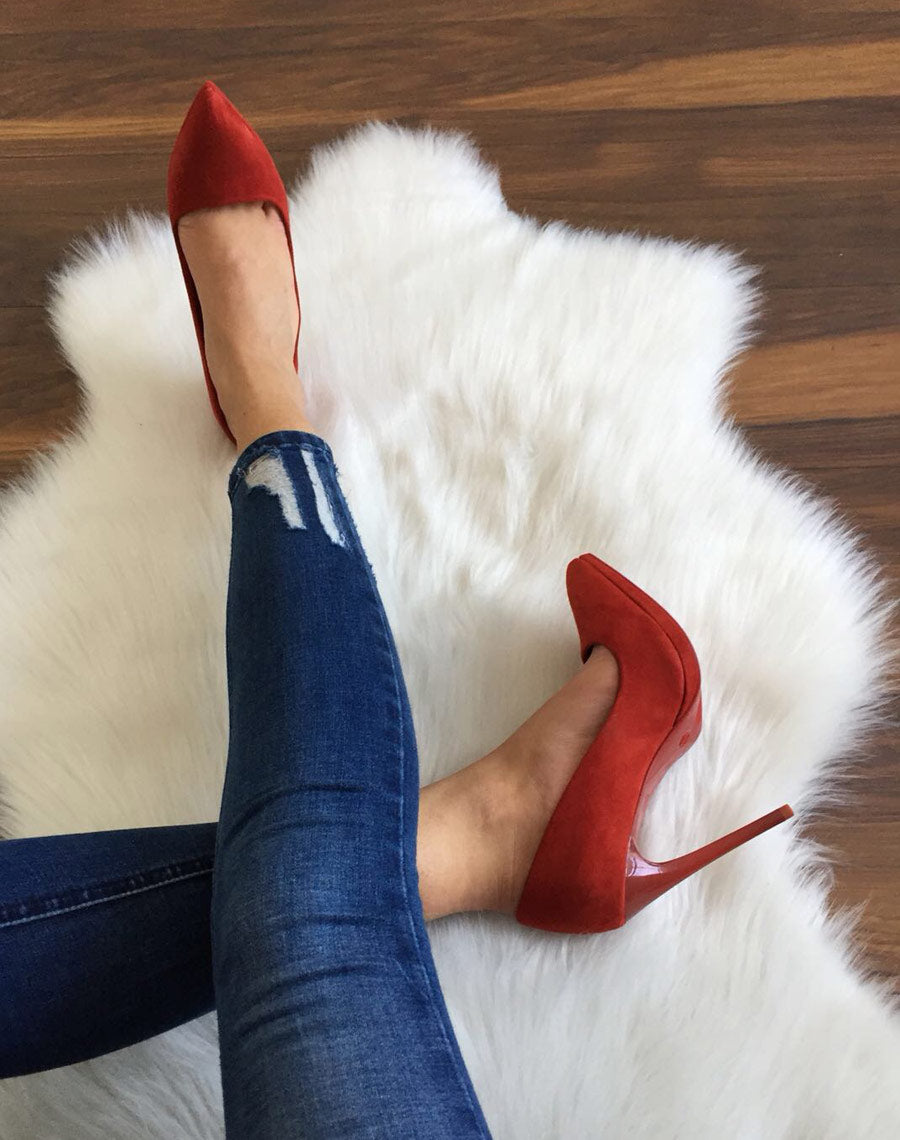 Escarpins rouges effet suédine