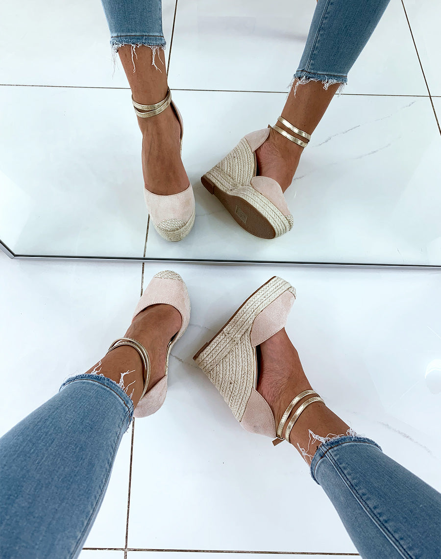 Espadrilles beiges en suédine et doré à talons compensés