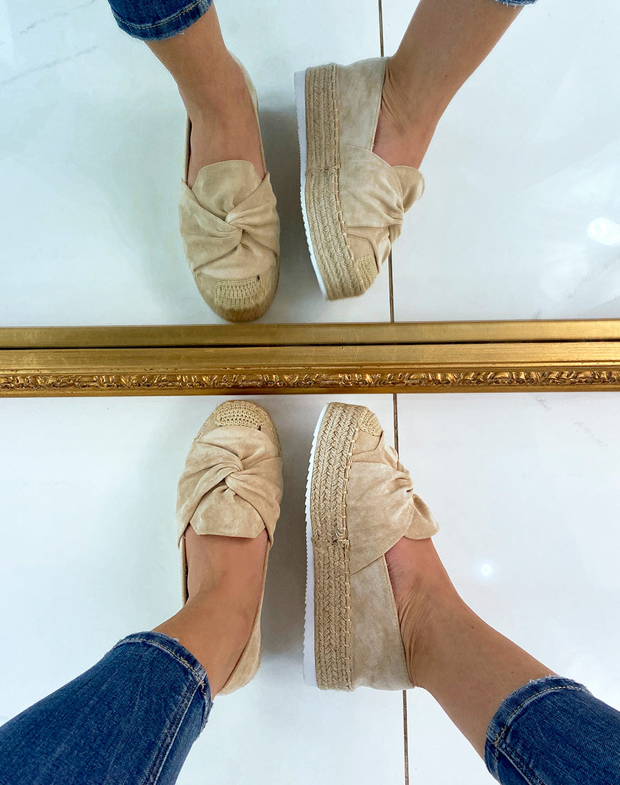 Espadrilles en suédine beige en forme de nœud