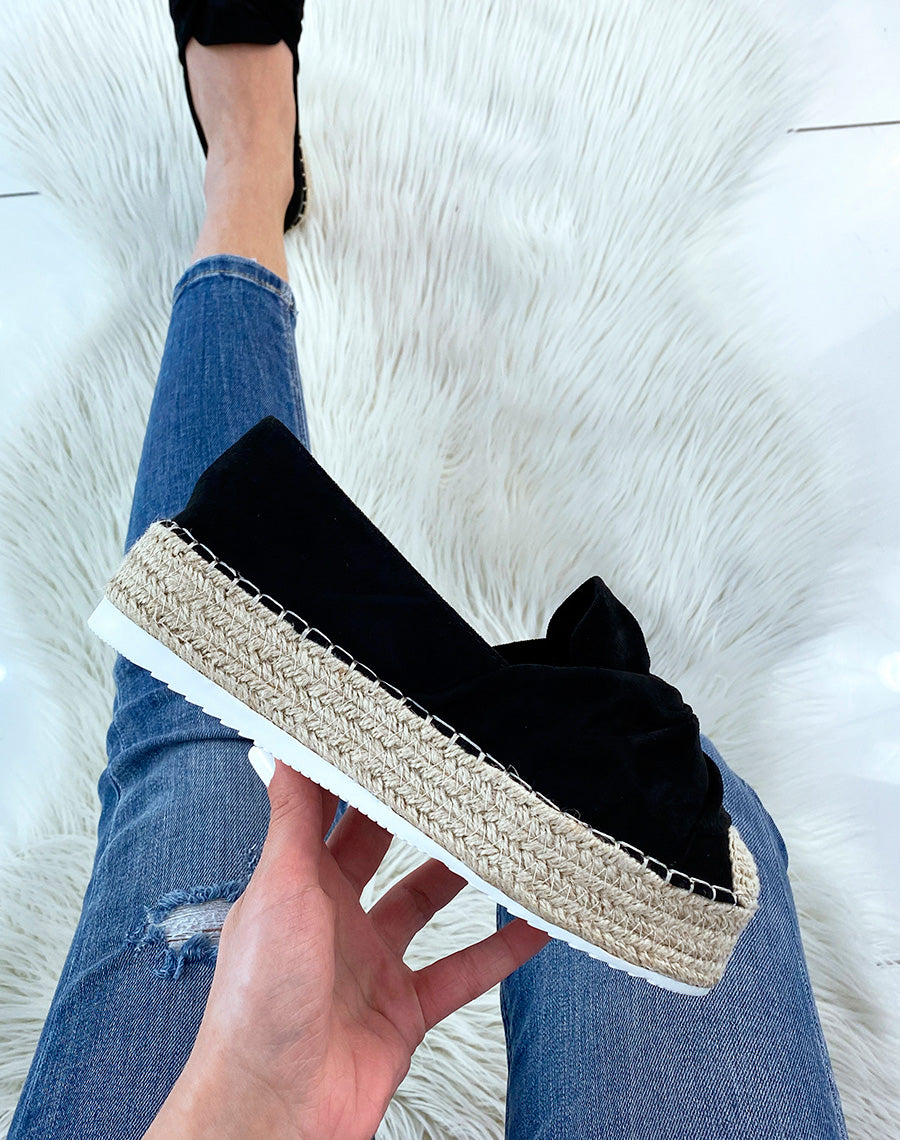 Espadrilles en suédine noire en forme de nœud