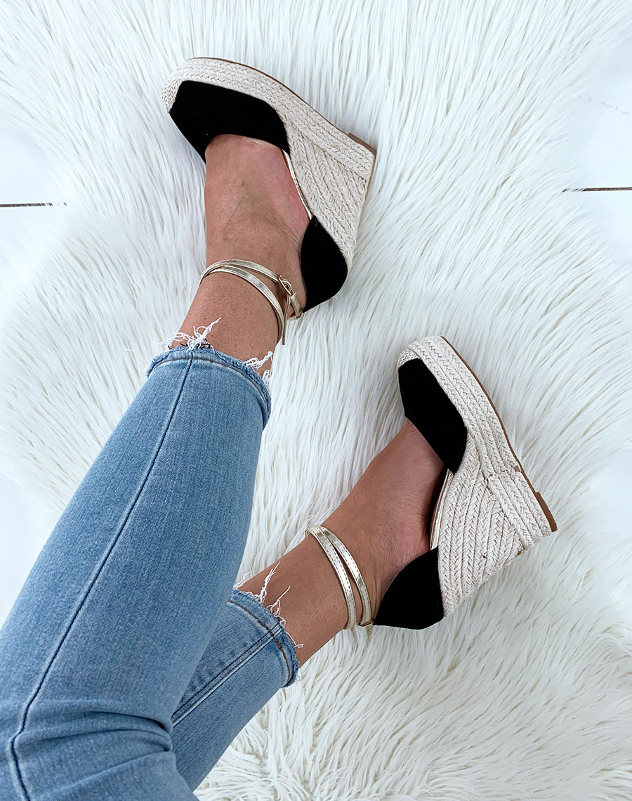 Espadrilles noires en suédine et doré à talons compensés