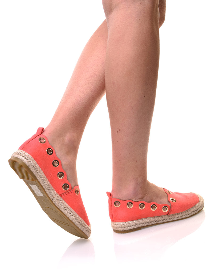 Espadrilles rouges à œillets 
