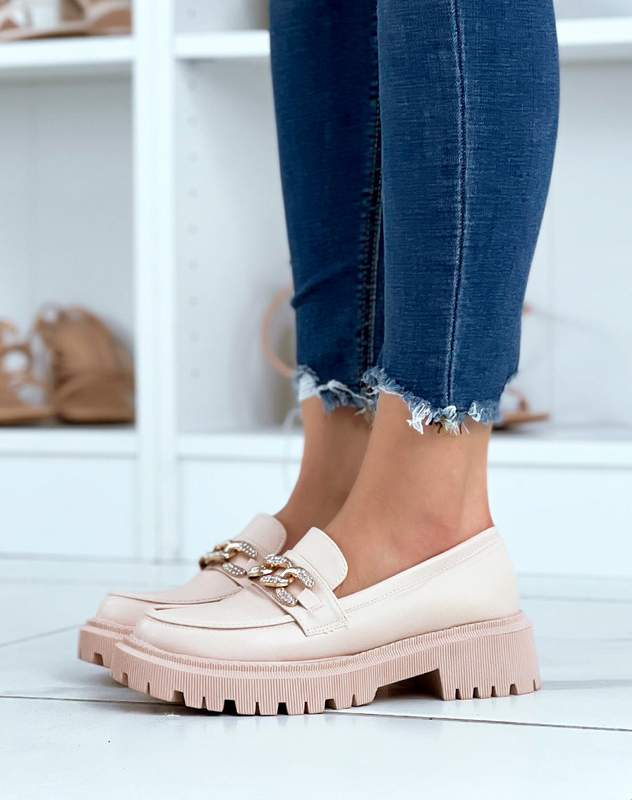 Mocassins beiges à chaîne dorée à strass et semelle crantée