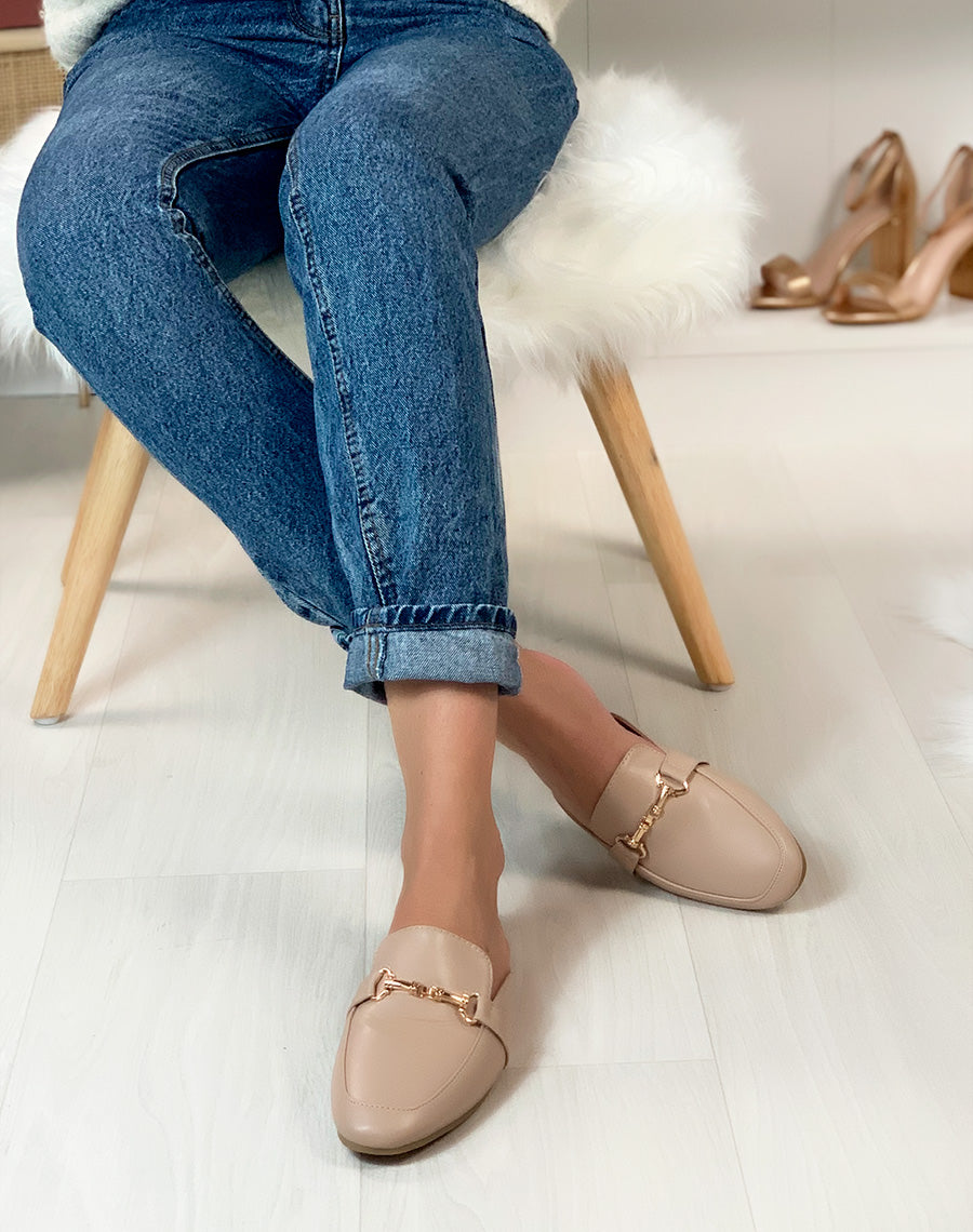 Mocassins en similicuirs beiges ouverts