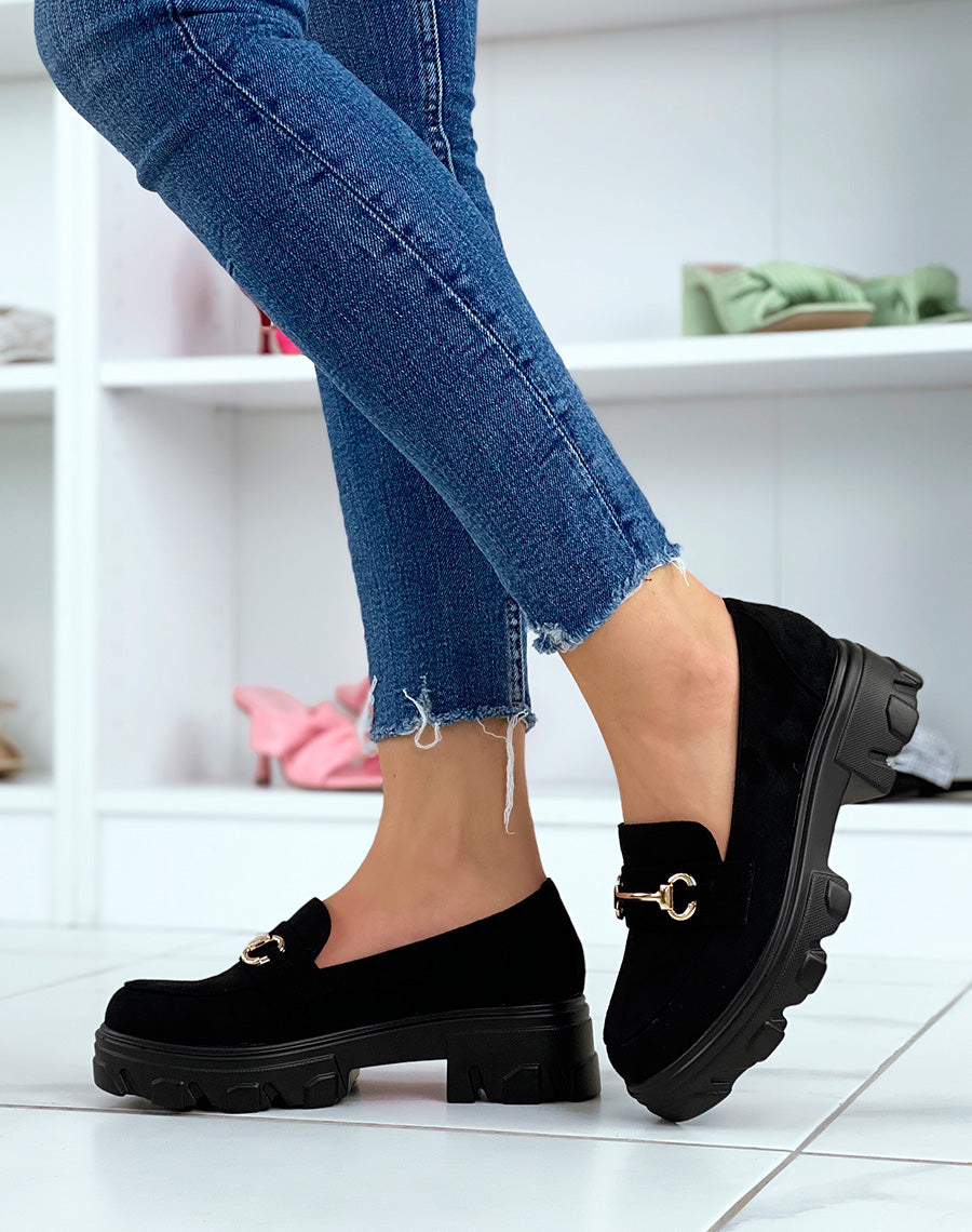 Mocassins en suédine noire à semelle épaisse et crantée