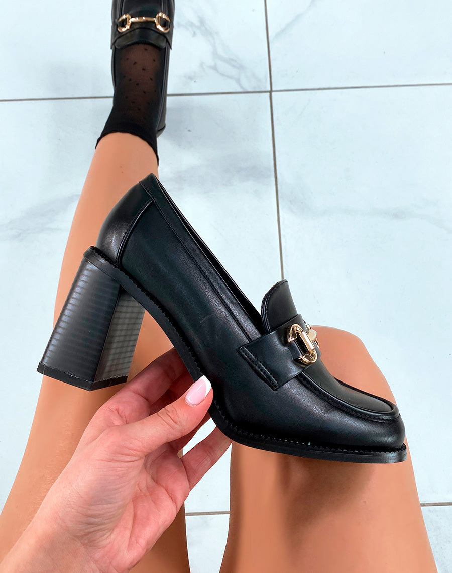 Mocassins noires à talon carré avec détail doré