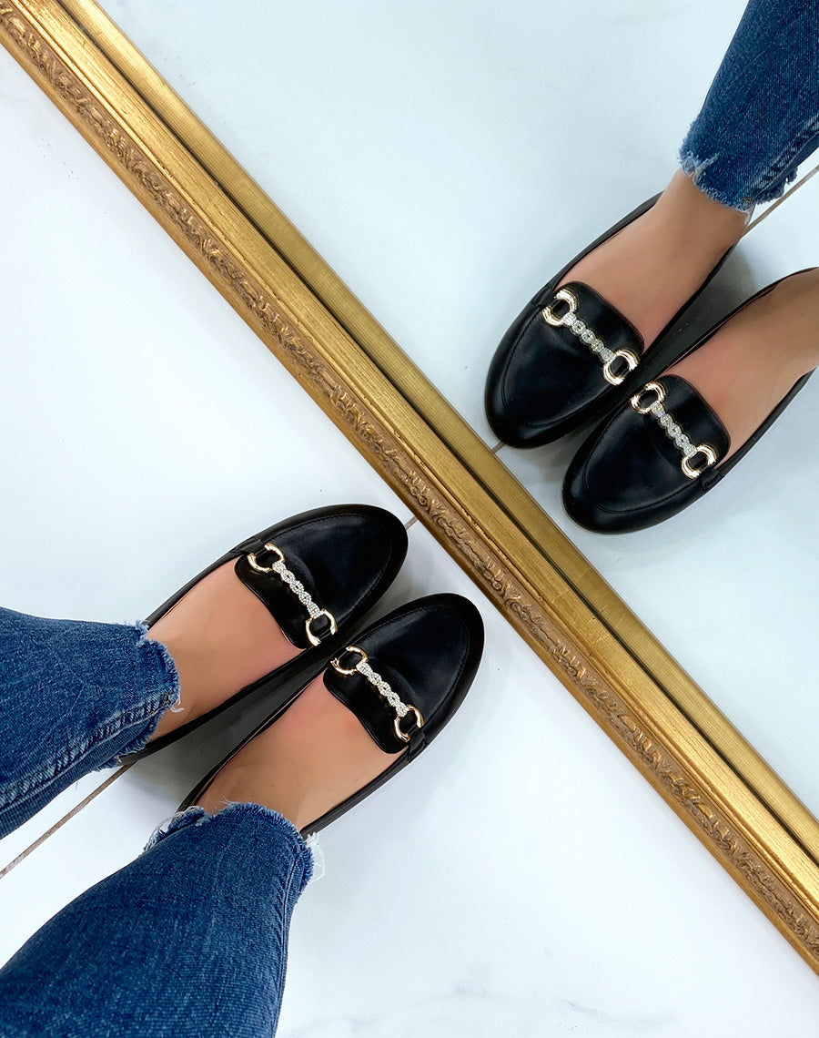 Mocassins noirs à boucles dorées et strass 
