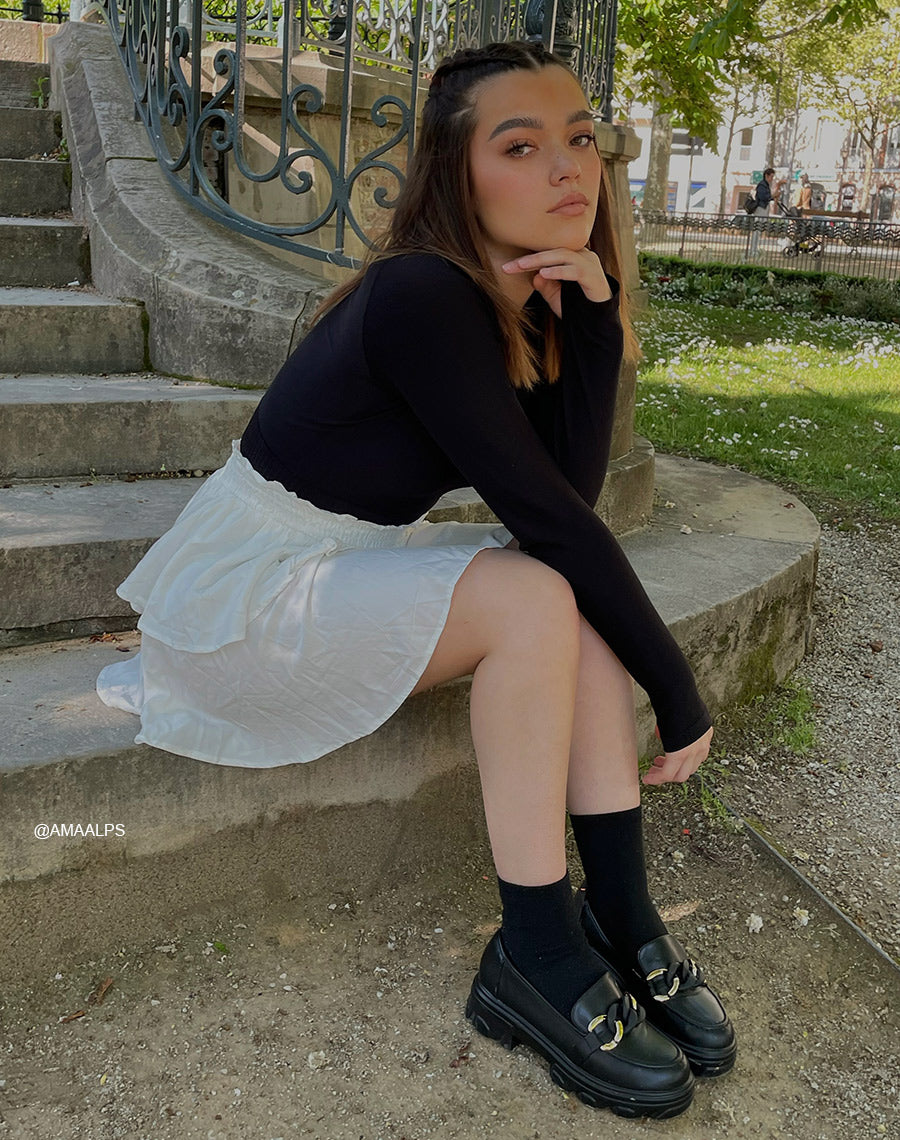 Mocassins noirs à chaîne dorée et matte