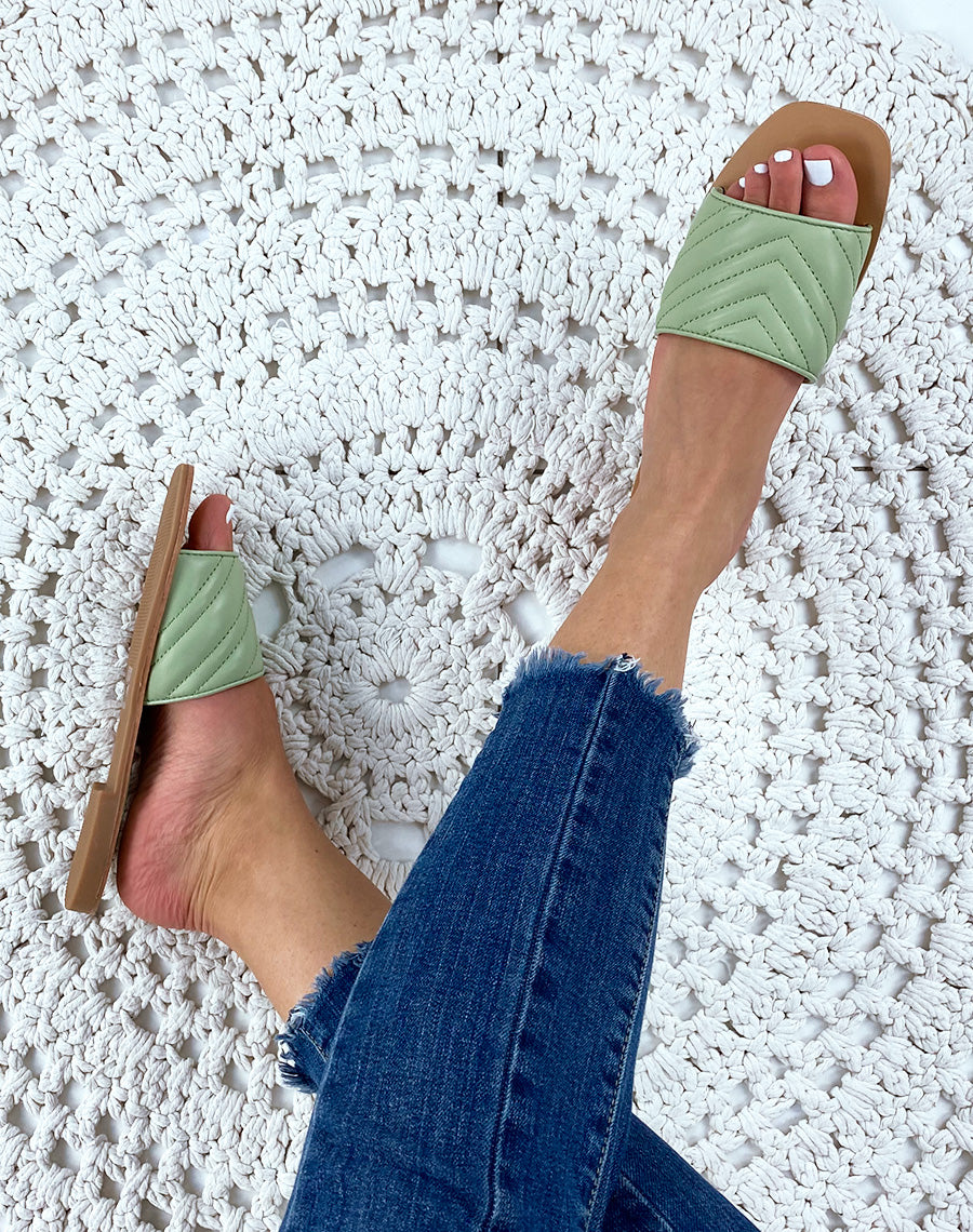 Mule en simili cuir vert
