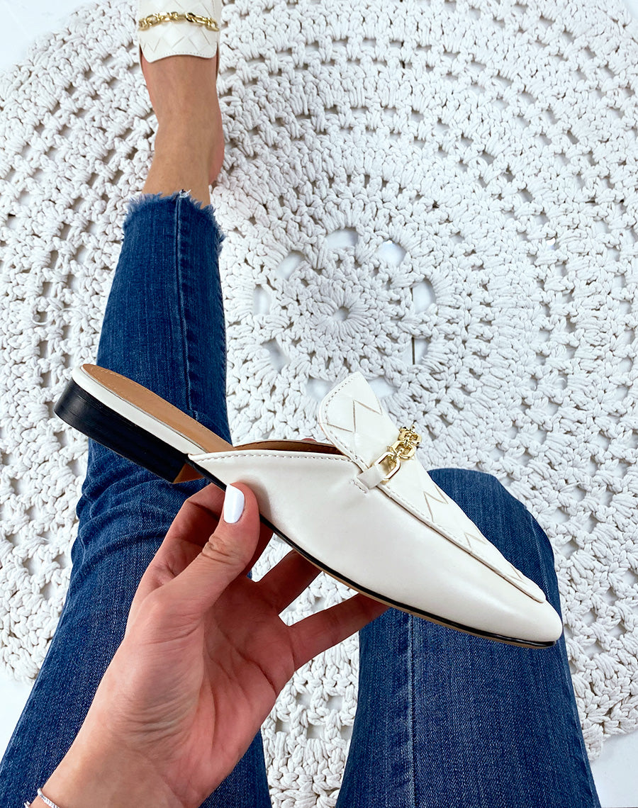 Mule style mocassin beige en simili cuir