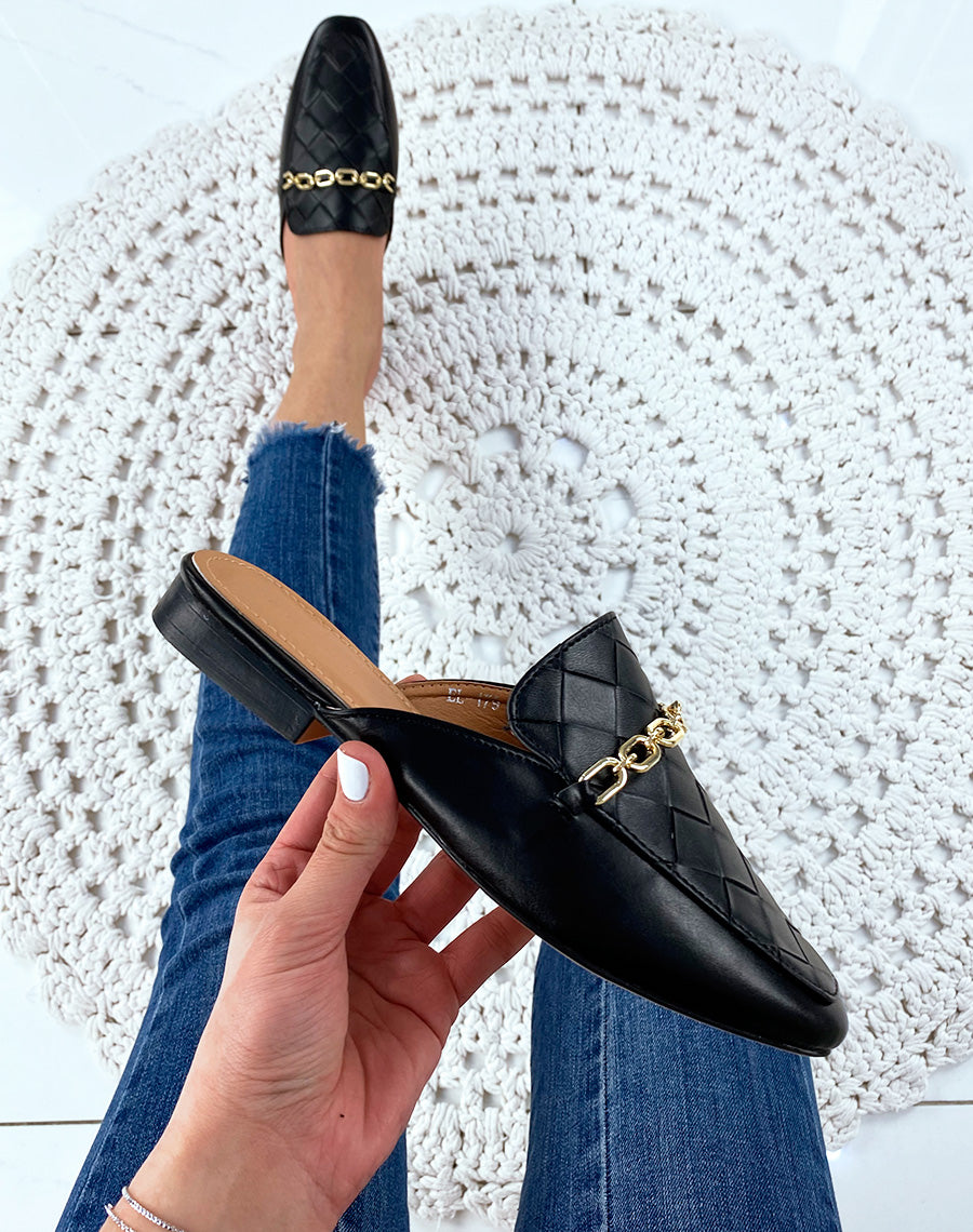 Mule style mocassin noir en simili cuir