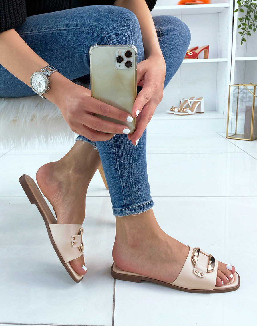 Mules beiges à détail doré