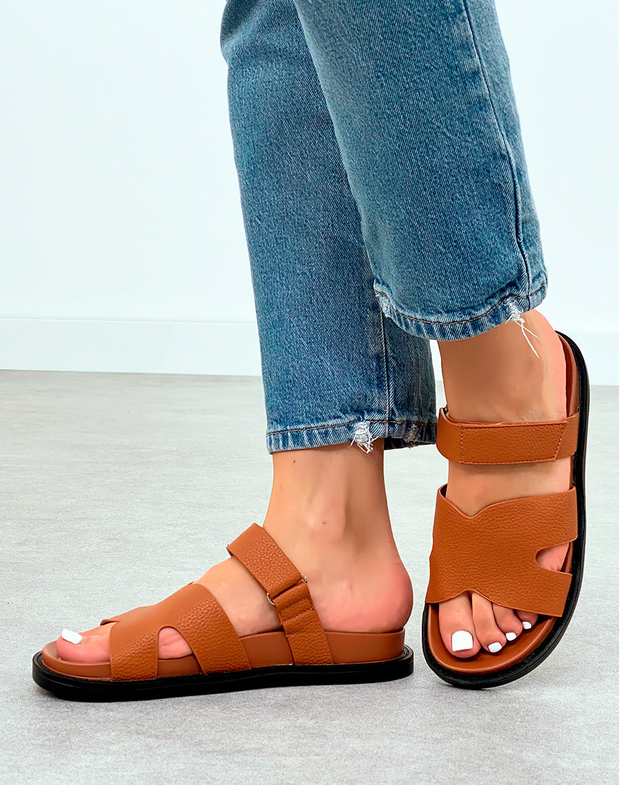 Mules Camel Grainées avec Bride Scratch – Glamour et Confortable
