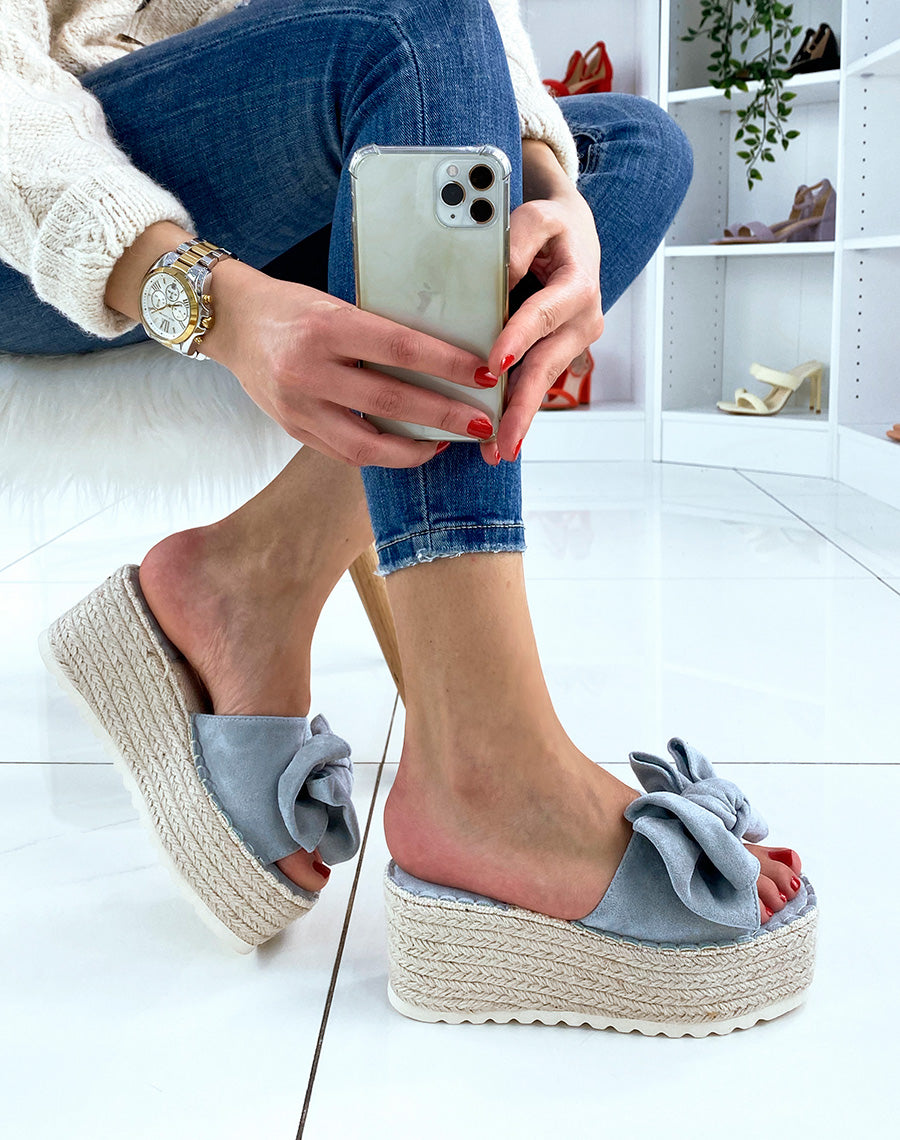 Mules compensées bleu pastel à noeud