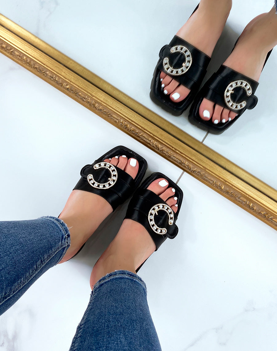 Mules noires à bijoux à strass et talon cranté
