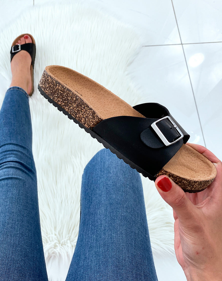 Mules noires à boucles et à semelles anatomiques