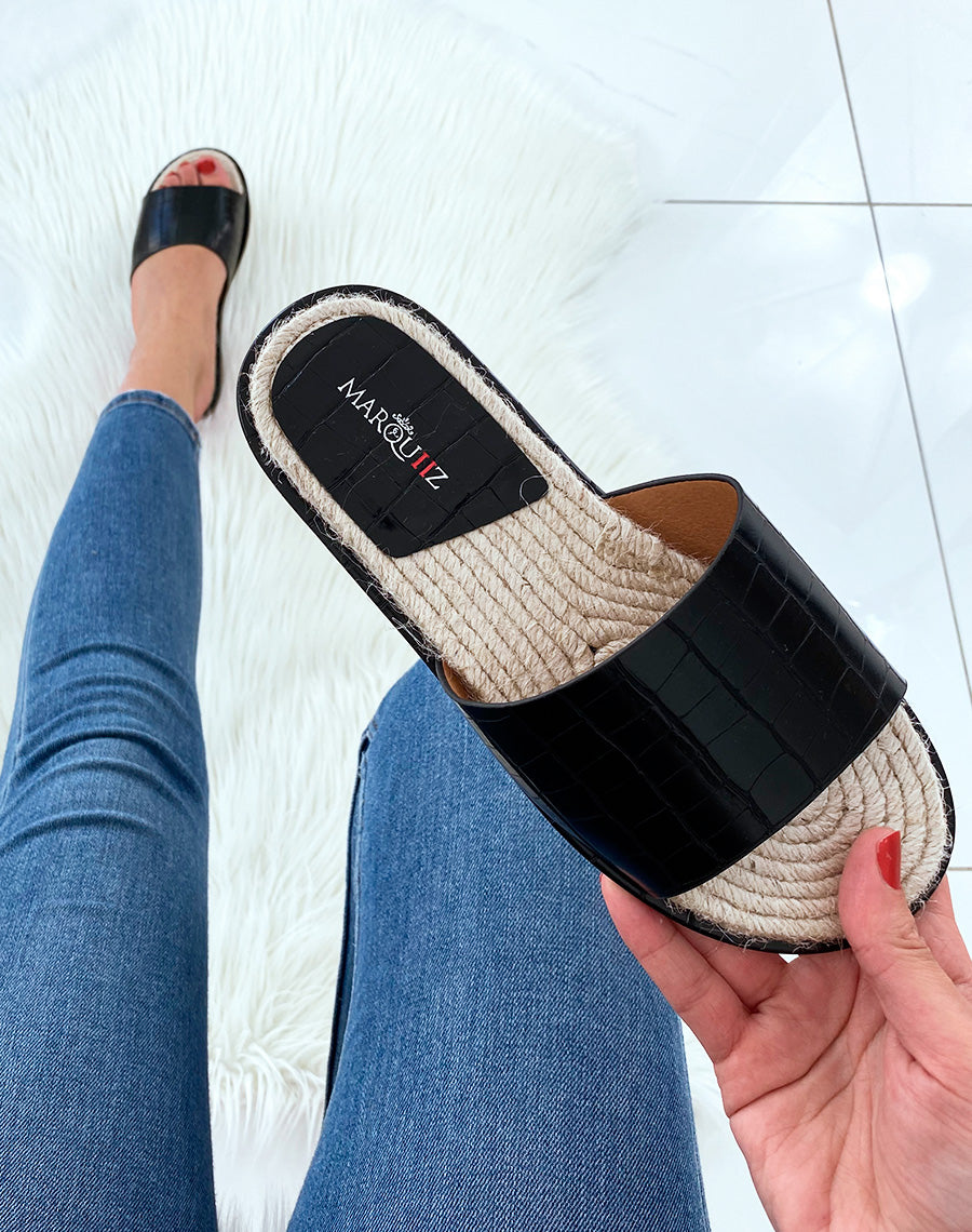 Mules noires effet croco à simple bride