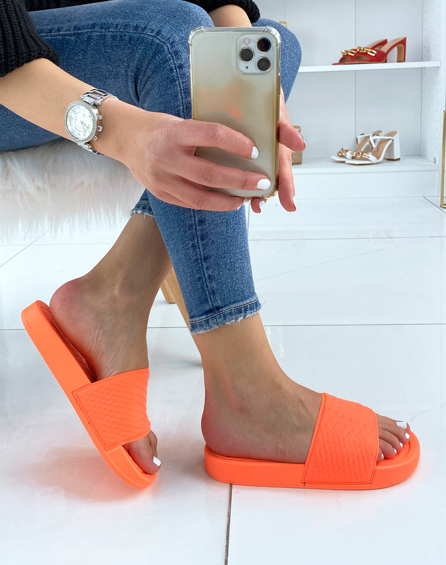 Mules orange fluo effet snake 