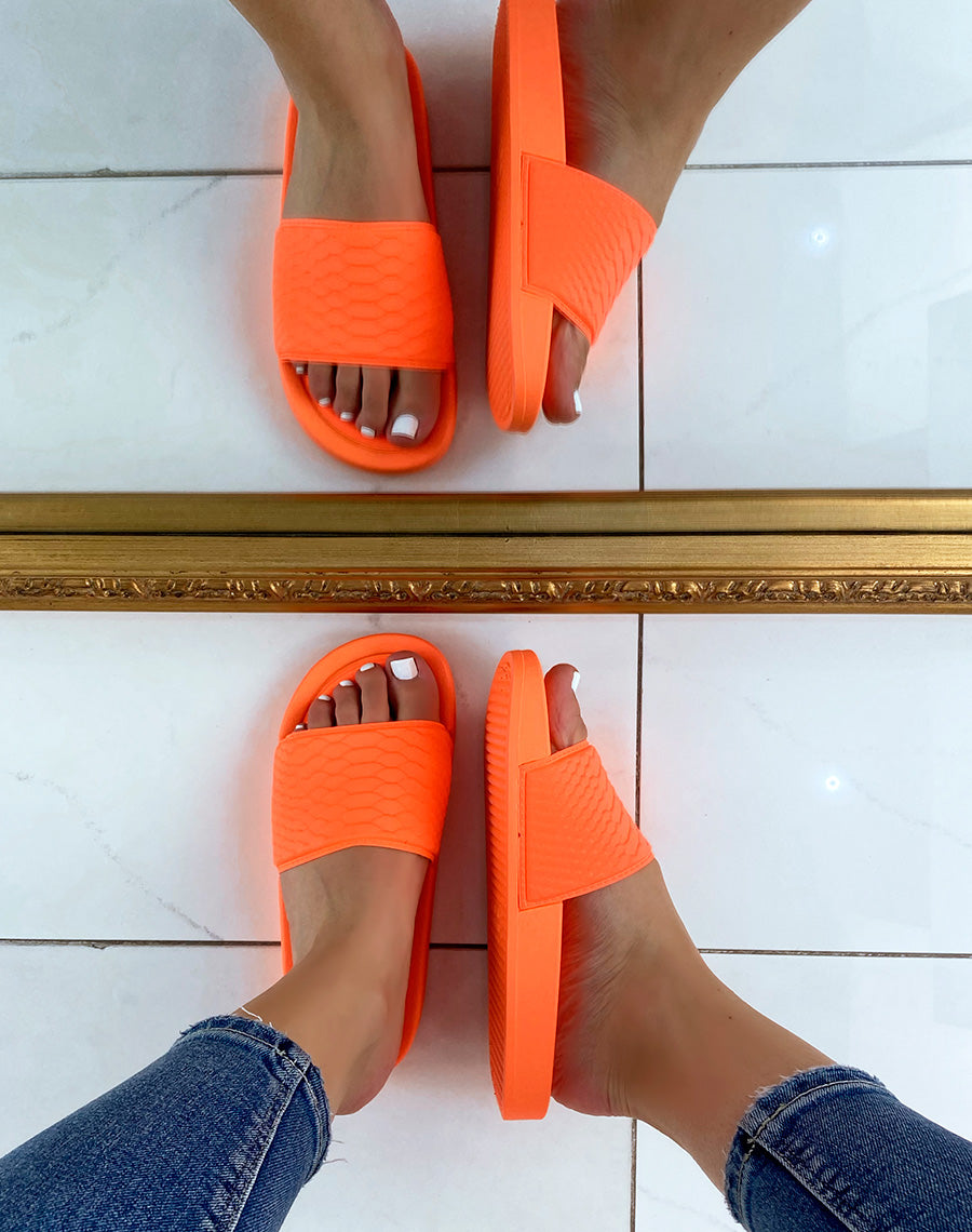 Mules orange fluo effet snake 