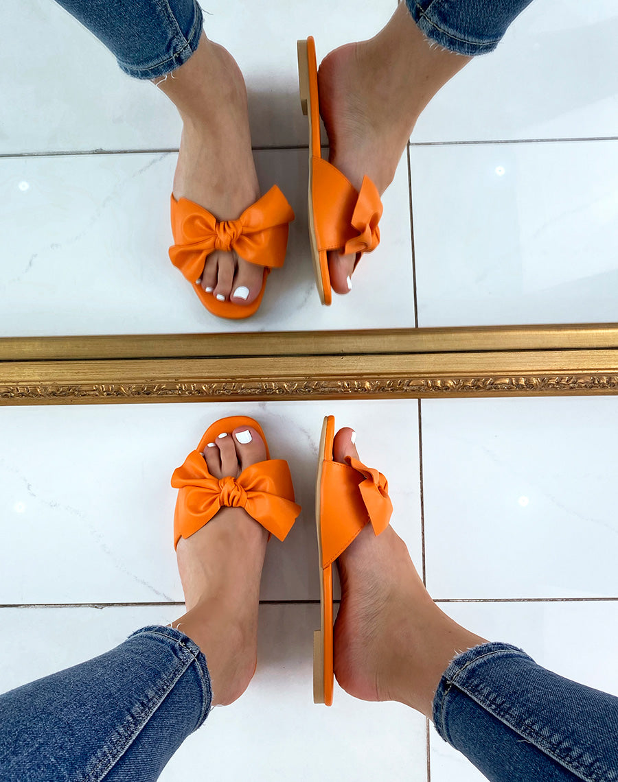 Mules oranges à nœud