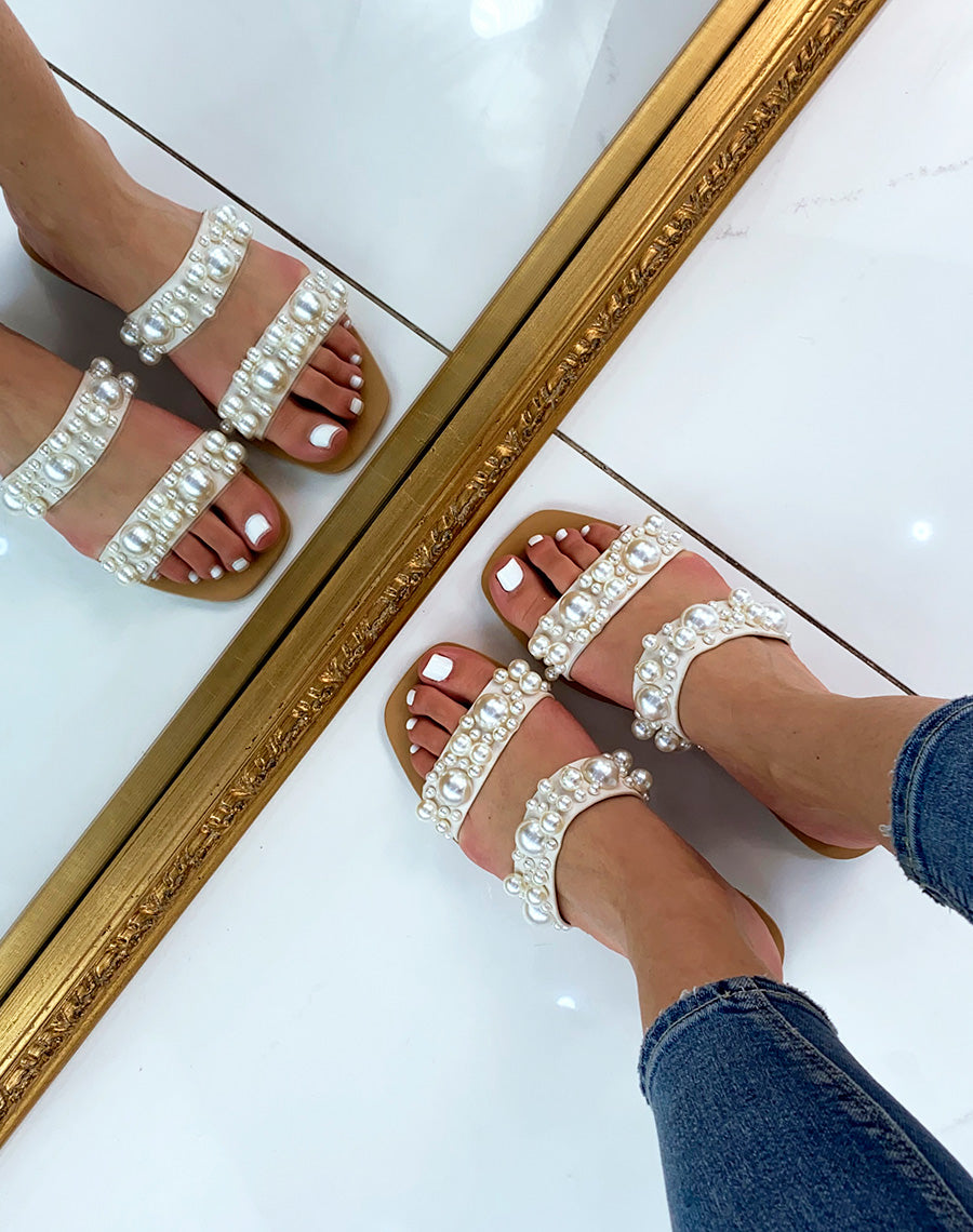 Mules plates beiges à double brides