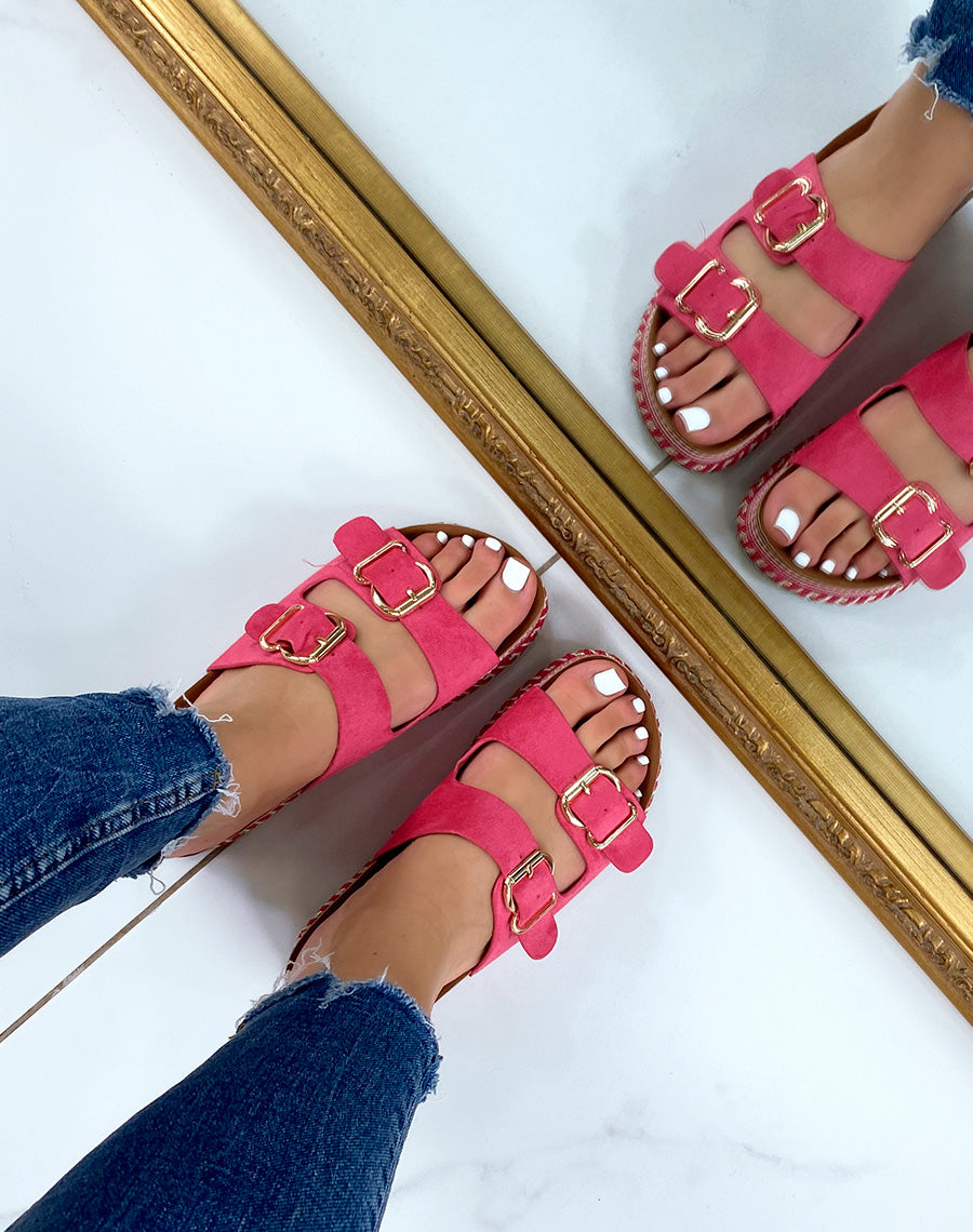 Mules plates fushia à double bride et semelle aztèque