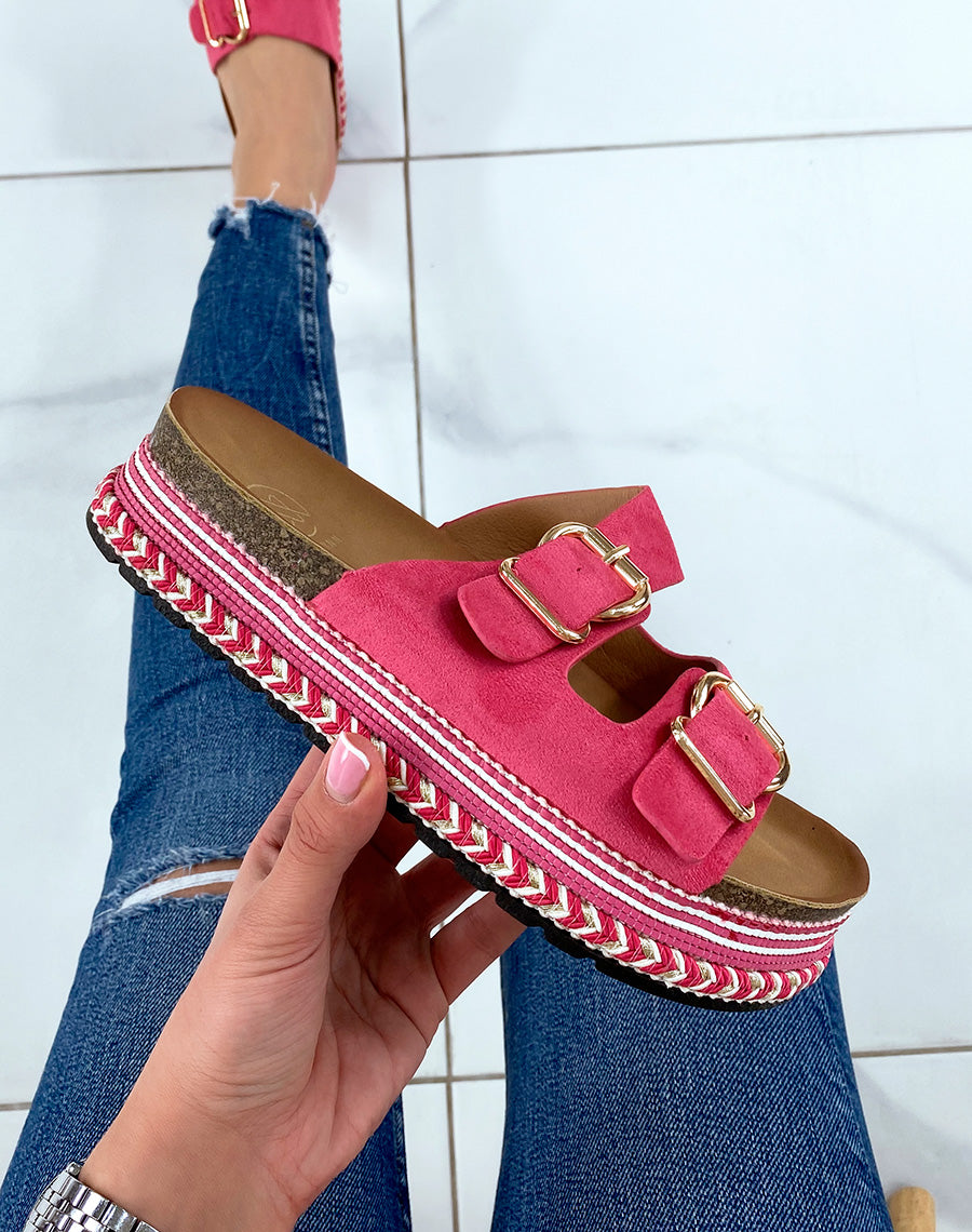Mules plates fushia à double bride et semelle aztèque