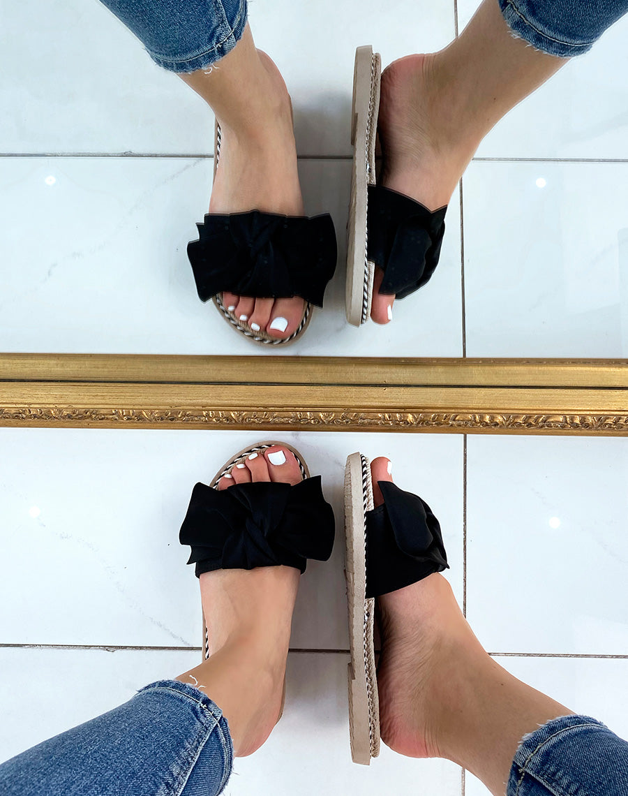 Mules plates noires à noeud