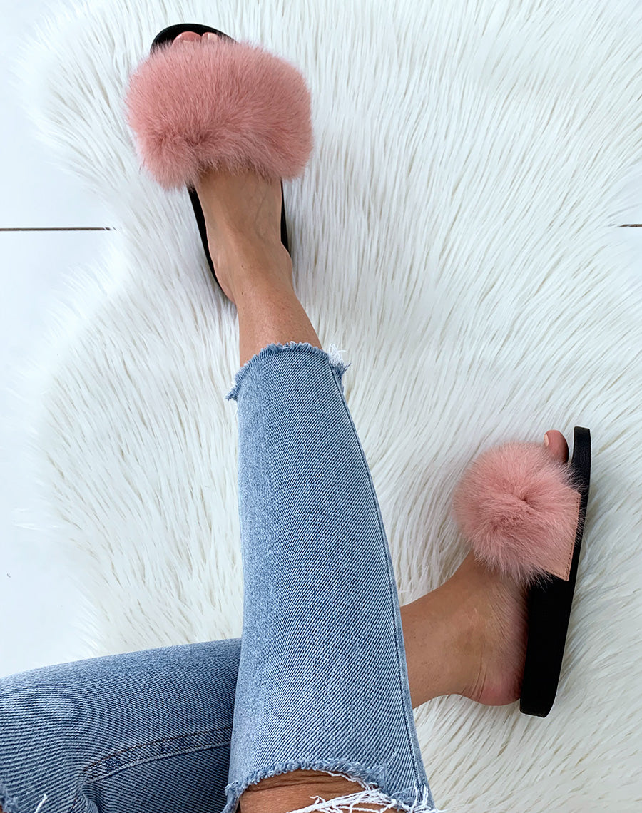 Mules roses en fourrure à semelles épaisses