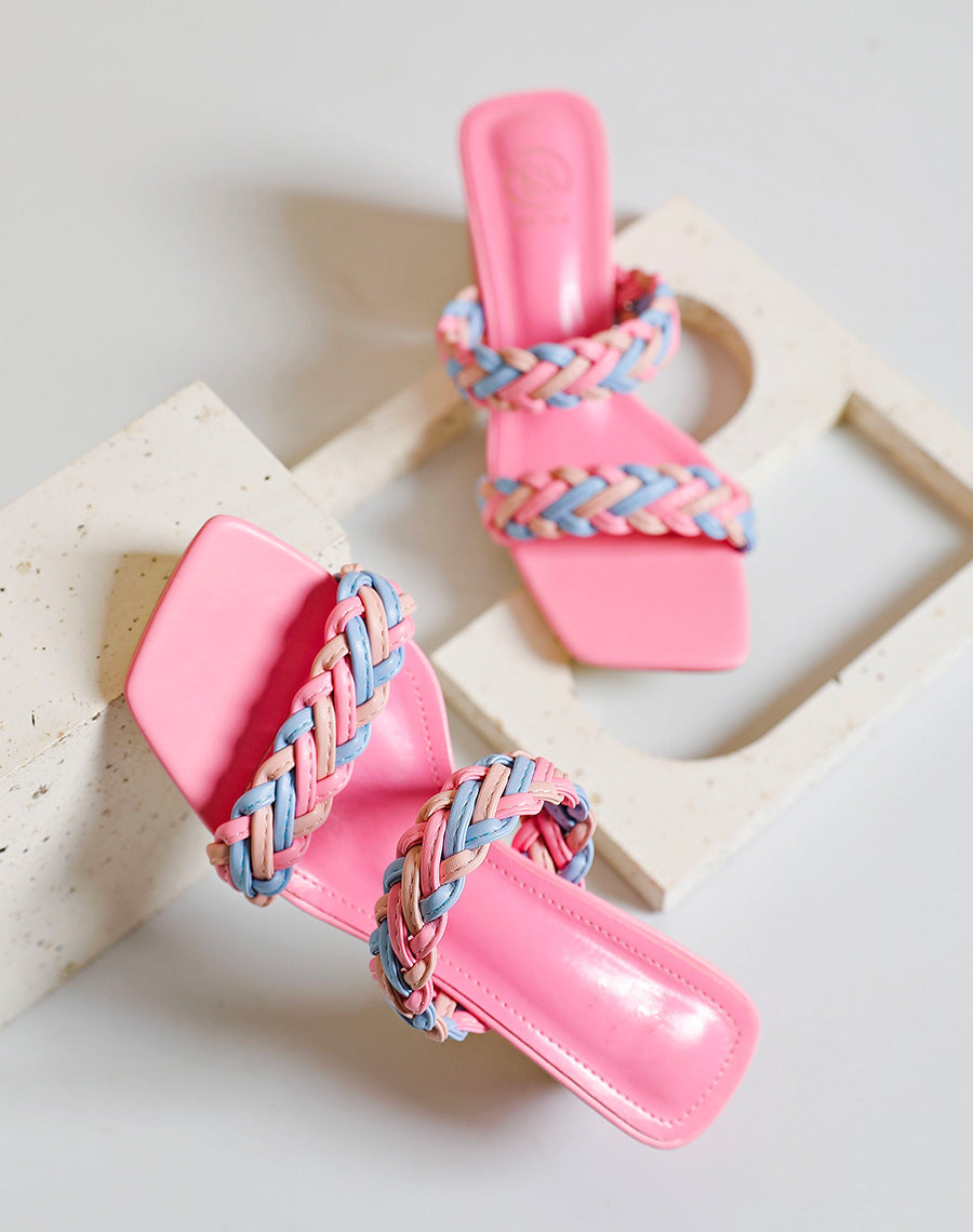 Mules roses tressées à talon bas carré