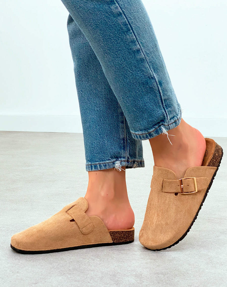 Mules Sabots Femme Taupe en Suédine avec Boucle Dorée – Élégance Naturelle