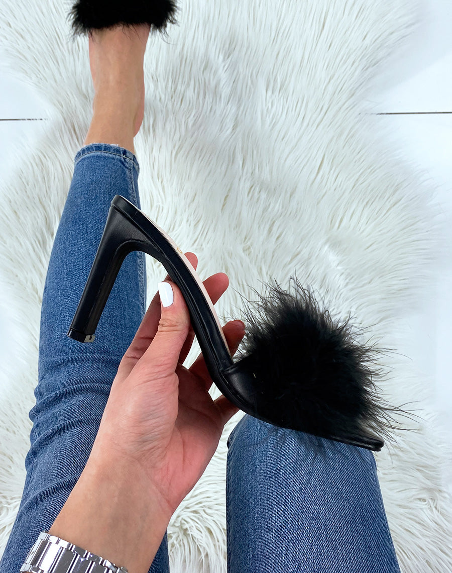 Mules à talons noires à plumes