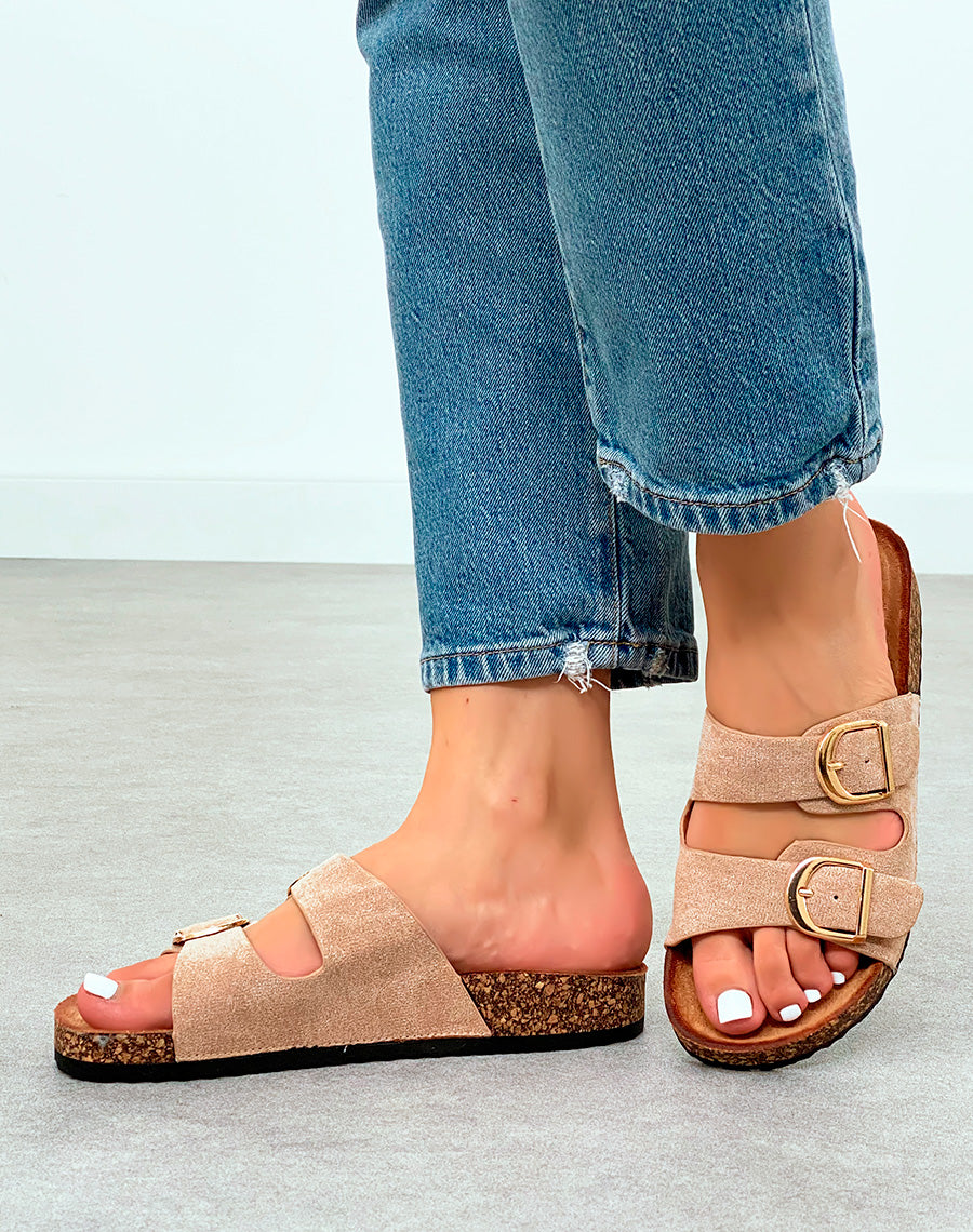 Mules Taupe en Suédine avec Double Sangle et Boucles Dorées – La Touche Neutre Chic