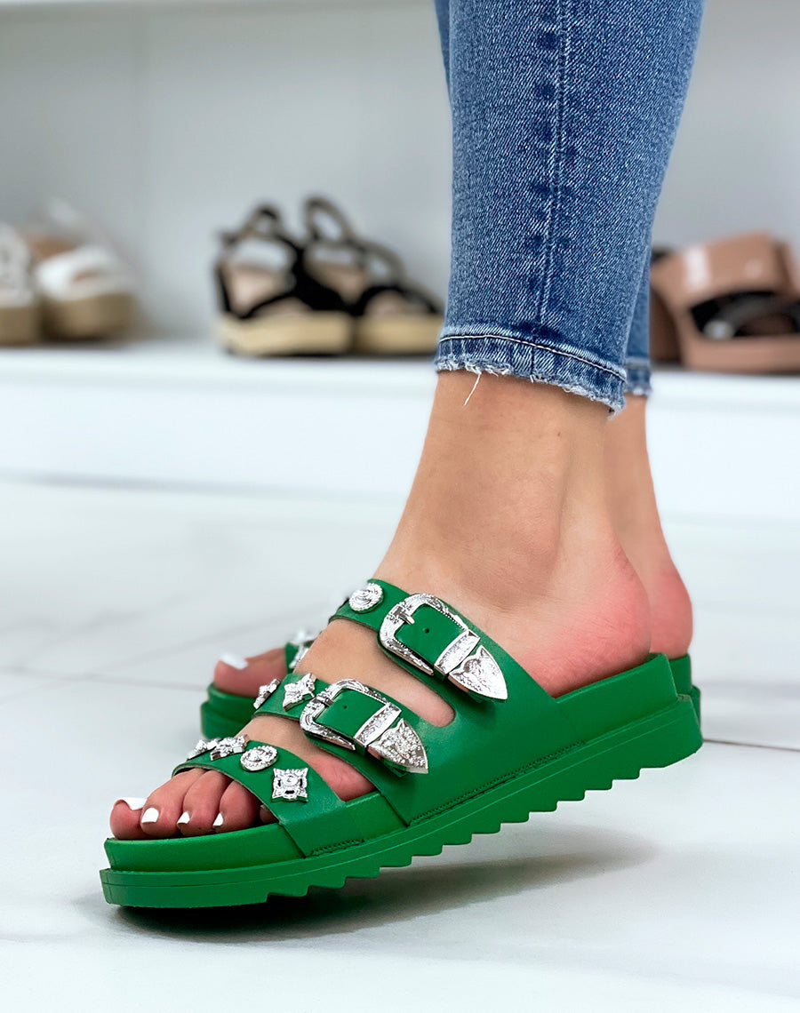 Mules vertes à triple brides à bijoux argentés